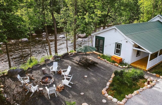 Historic River Cabin in der Nähe von Whiteface & Lake Placid | Warners Lager
