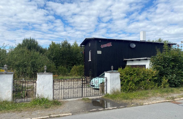 Historisches Stellwerk der Erzgebirgsbahn mit Garten für einen romantischen Urla