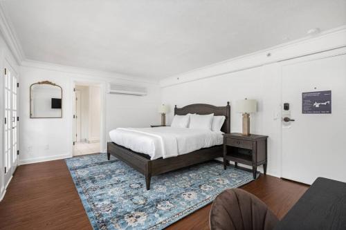 Historic Stonehouse Suite in Sonoma Wine Country!