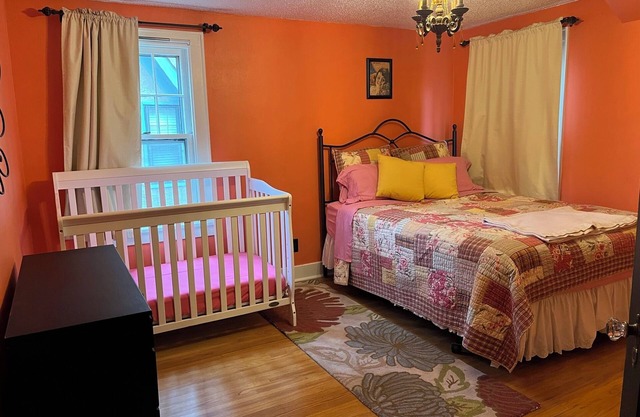 Historic Twin Tudors Inn Southwest Room (KP1400SW)