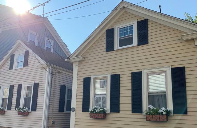 Historic unique 2B/1BA cottage, on a quiet street in the West End of Providence.