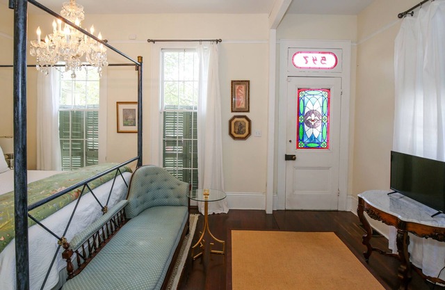 Historische Uptown Guest Suite & Veranda blockiert die Magazine St mit tollen Rabatten
