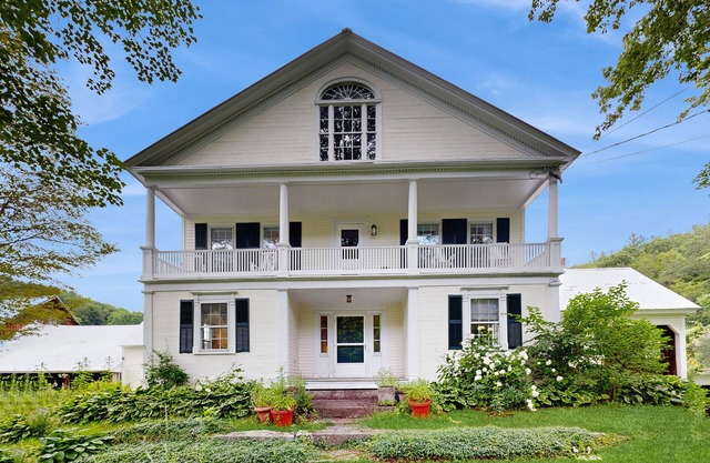 Historic Vermont farmhouse in 100+ acres, balcony, sunroom, office, window a/c