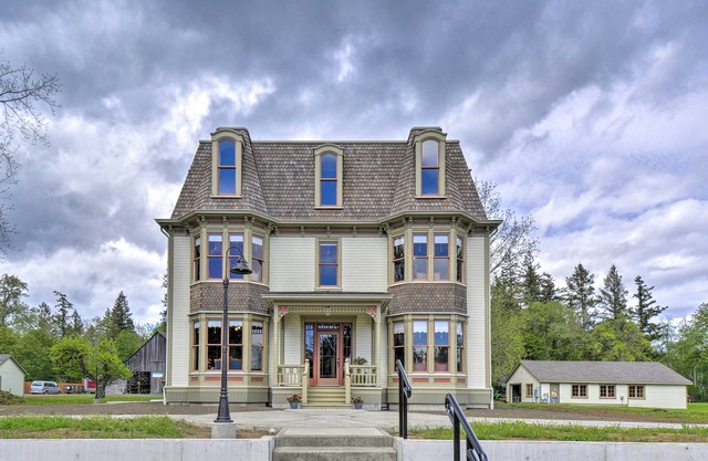 Historic, Victorian Villa w/ Park On-Site
