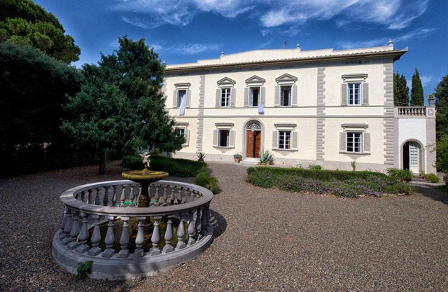 Historische Villa für 12 Pers. in der Toskana, 1 km zum Meer mit Pool und Park