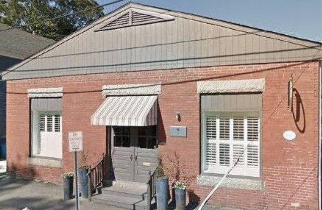 Historic Waterfront District., for lovers of art, restaurants, unique shops,