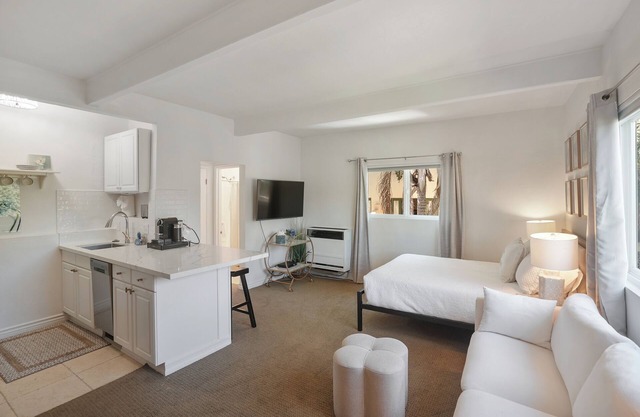 Rare Studio - 2 Blocks zum Strand und Stadt!