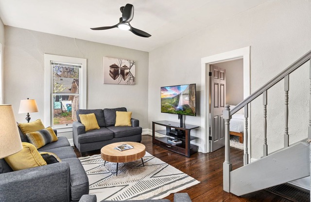 Historical Bungalow Near CSU & Old Town!