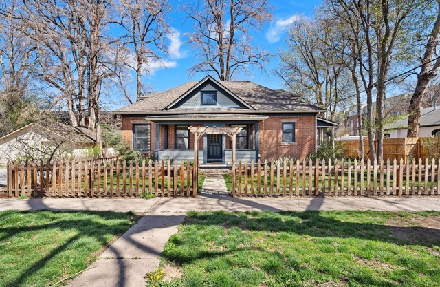 Historical Bungalow Near Csu & Old Town!
