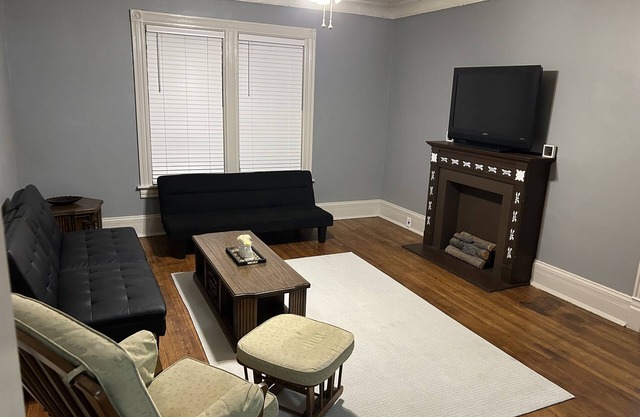 Historical District Getaway [Upper]