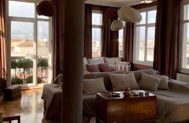 Historical Flat with Sea Views!