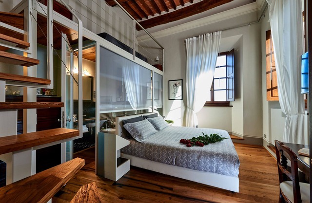 Historical Guest House in the heart of Montepulciano. Family run.