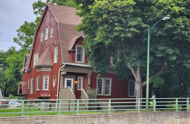 Historical Home Close To Downtown
