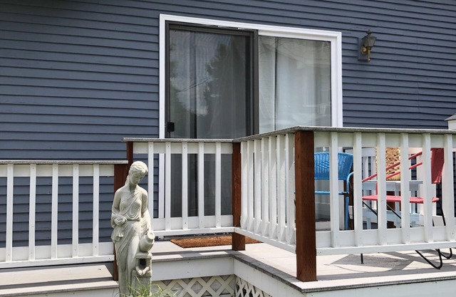 Historisches "Love" -Häuschen in der Innenstadt von Kalispell, Montana.