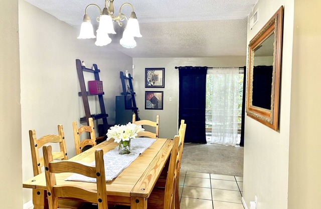 Historical neighborhood/Downtown close to FSU/FAMU/Cascade park. Quiet area.