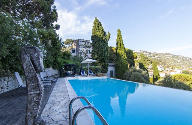 Historische Villa mit Meerblick und Pool