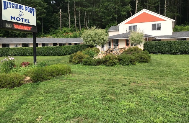 Hitching Post Country Motel