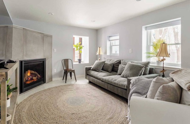 Hits Adjacent | Pet Friendly | Caraway Cottage