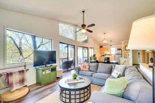 Hiwassee Lake Cabin Near Orchards and Fall Festivals