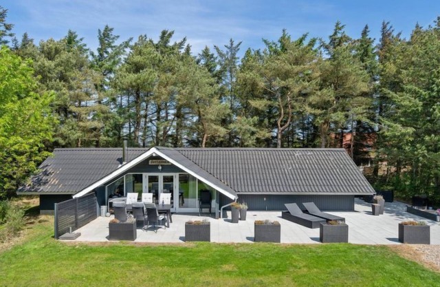 "Hjalmara" - 900m from the sea by Interhome