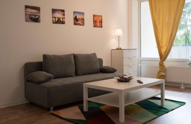 D18 zentrumsnahe Ferienwohnung in Düsseldorf mit Aufzug, Internet und 55“ Fernseher