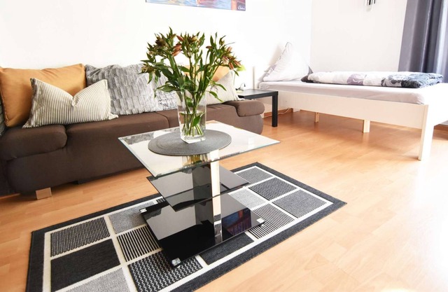 K10 schönes 2-Zimmer Apartment in Köln Rath mit Terrasse und gratis W-LAN