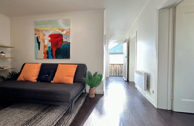 Hobart City Oasis with 3 beds