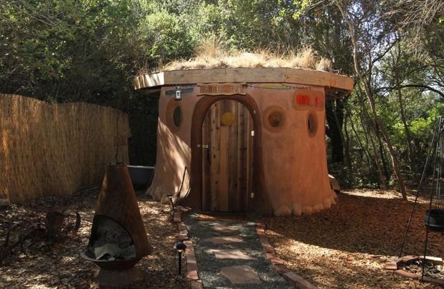 Hobbit Hut