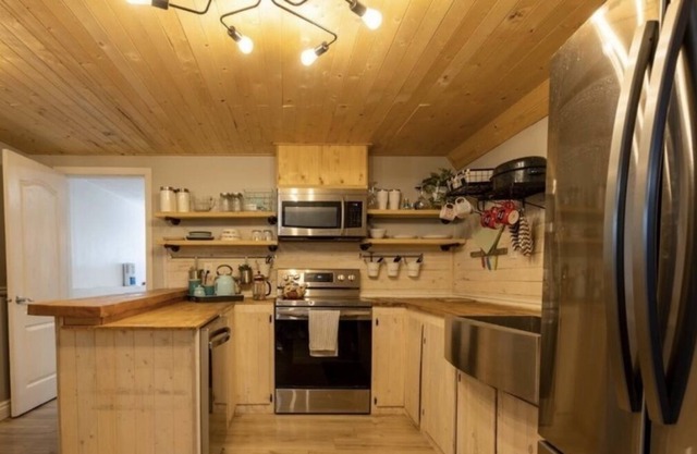 Hobby Farm Stay, come relax in the mountains with rural lifestyle