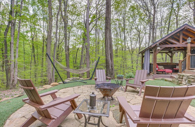 Hocking Hills 'Social Distance Cabin' w/ Hot Tub
