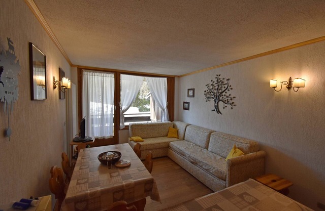 HOFER APARTMENT 022143-AT-347219