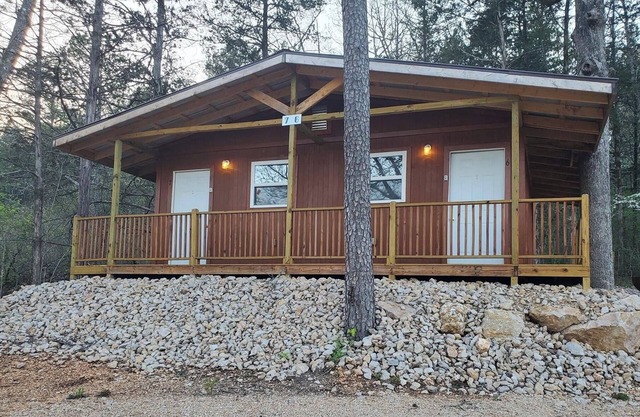 Hogan's Hideout Cottage #7