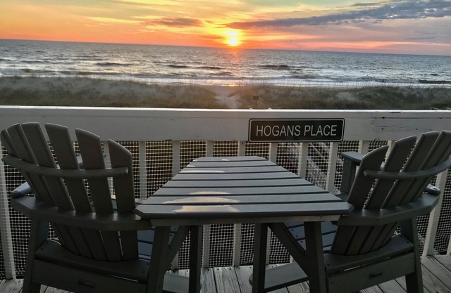 Das Hogan's Place Oceanfront bietet eine spektakuläre Aussicht und eine sorgfältig renovierte Unterkunft