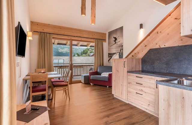 'Hohenegg Apartment Karolina' mit Bergblick, Gemeinschaftspool und WLAN