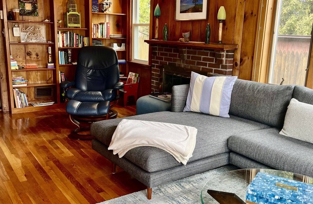 Holbrook House: Charming Rockport Dorf-Häuschen, alles zu Fuß erreichen!
