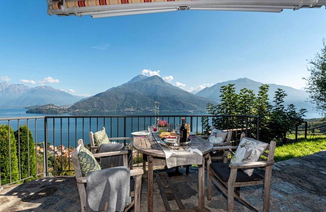 Ferienhaus 'Casa Bianca' mit Seeblick, privater Terrasse und Wi-Fi
