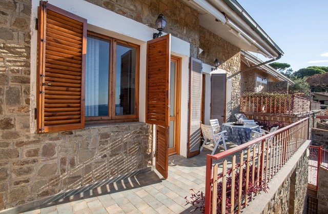 Ferienhaus Casa Loriana mit Meerblick, Garten und WLAN