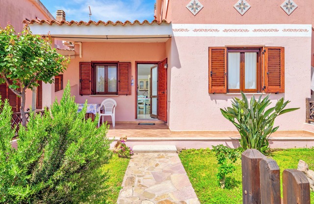 Ferienhaus 'Villetta Serena' mit privater Terrasse, privatem Garten und Klimaanlage