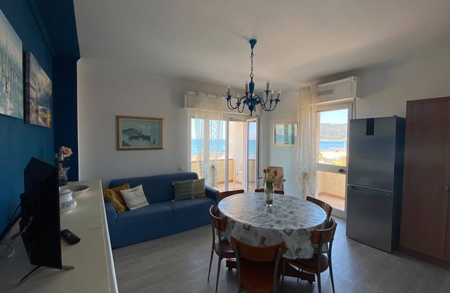 Ferienwohnung "Casa Bea Marinella" mit Meerblick & Balkon