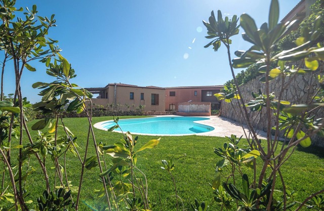Ferienwohnung "Stella Maris" mit Meerblick, Gemeinschaftspool und privater Terrasse