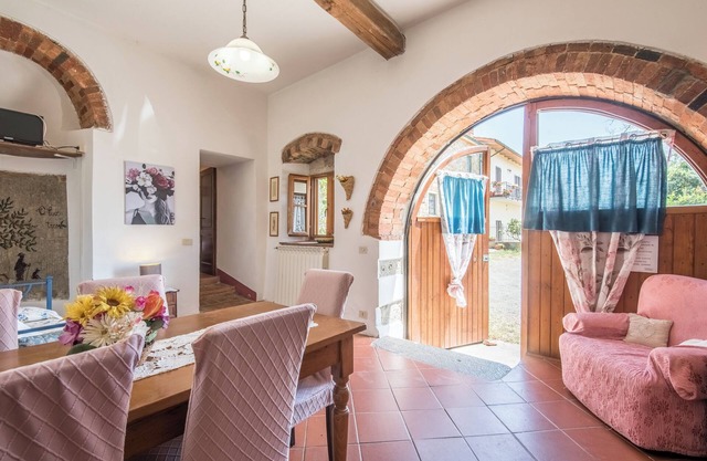Ferienwohnung 'Trilocale Carlotta' mit Pool, Garten und WLAN