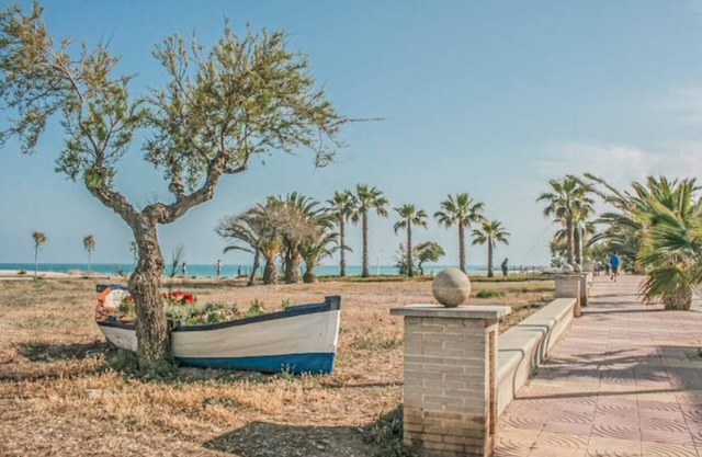 Holiday Apartment 'Moncofa Beach' near Beach with Balcony and Wi-Fi