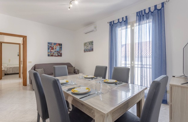 Ferienwohnung "Contessa Vacanze Byron" mit Bergblick, 2 Balkonen und WLAN