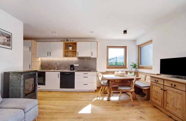 Ferienwohnung "Waalhof Ferienwohnung Golden" mit Bergblick, Gemeinschaftsgarten und WLAN