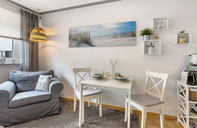 Ferienwohnung 'Am Hohentwiel' mit Bergblick, privater Terrasse und WLAN