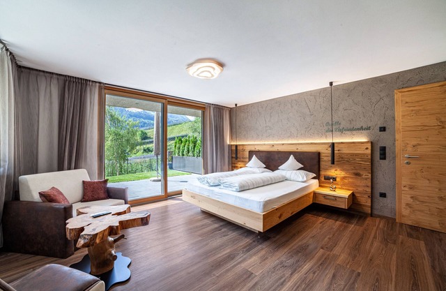 Ferienwohnung 'Chalet Riad 2' mit Bergblick und Garten bei Meran