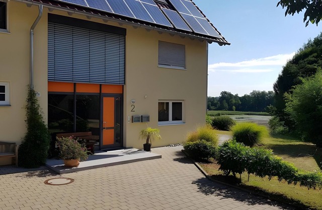 Ferienwohnung 'Goelz' mit Seeblick, WLAN und Klimaanlage