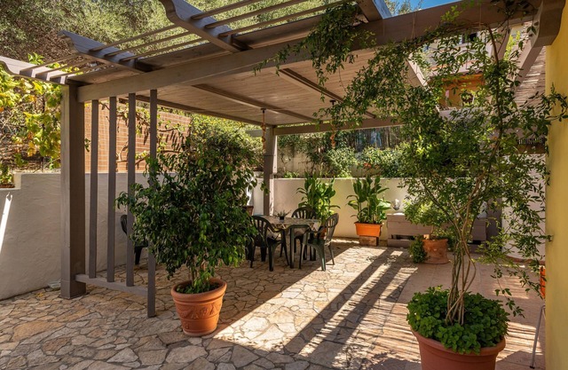 Ferienwohnung "Sapposentu de Dinu" mit WLAN, Terrasse & Garten