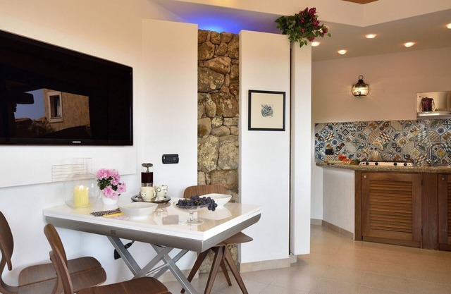 Holiday apartments L'Ea di Lavru SEA VIEW 2-rooms apartment-TOP INTERIOR DESIGN