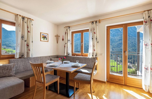 Ferienwohnung 'Thusnelda C' mit Bergblick, Balkonen & WLAN